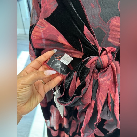 Kim Shui Butterfly Velvet Gown in Multi - Picture 13 of 14